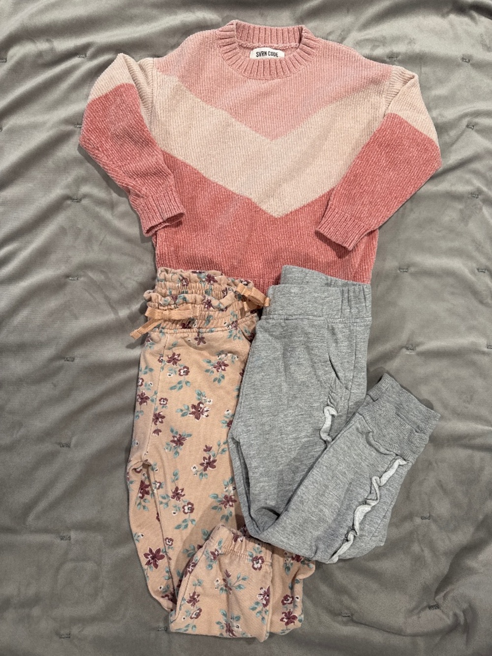 Girls clothes Nicole Miller pull on sweatpants and SVRN Code Sweater size 3T